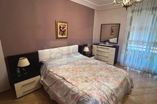 Shtepi me qera Apartament ne Tirane, 2+1, Mobilimi E mobiluar, Pagesa 550  Euro.
