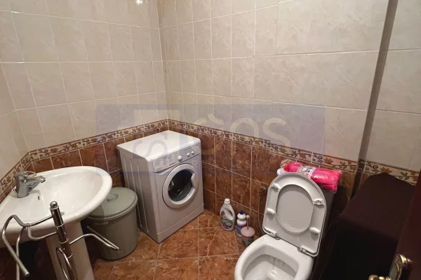 Shtepi me qera Apartament ne Tirane, 2+1, Mobilimi E mobiluar, Pagesa 550  Euro.