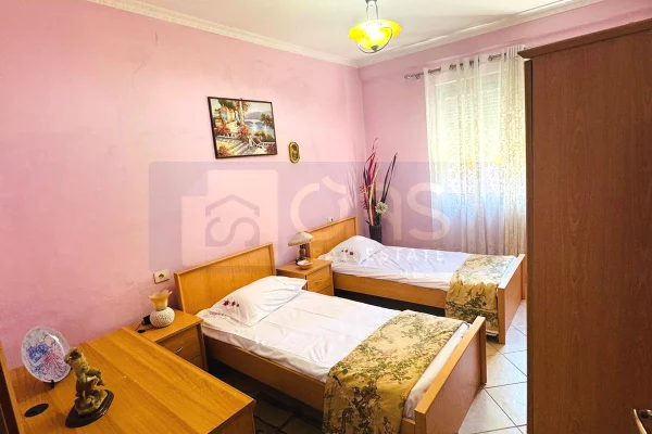 Shtepi me qera Apartament ne Tirane, 2+1, Mobilimi E mobiluar, Pagesa 550  Euro.