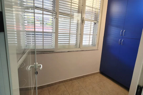 Shtepi me qera Apartament ne Tirane, 2+1, Mobilimi E mobiluar, Pagesa 650  Euro.