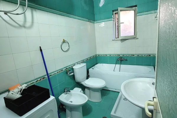 Shtepi me qera Apartament ne Tirane, 2+1, Mobilimi E mobiluar, Pagesa 650  Euro.