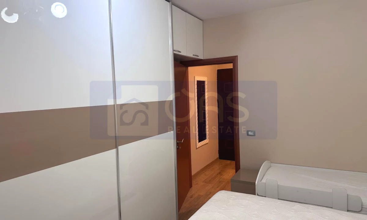 Shtepi me qera Apartament ne Tirane, 1+1, Mobilimi E mobiluar, Pagesa 520  Euro.