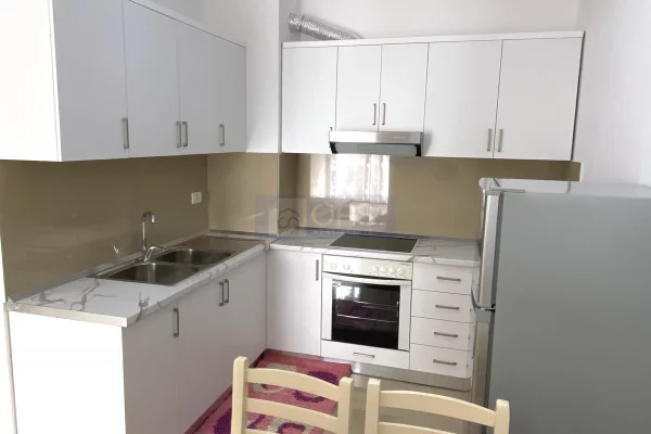 Shtepi me qera Apartament ne Tirane, 1+1, Mobilimi E mobiluar, Pagesa 400  Euro.