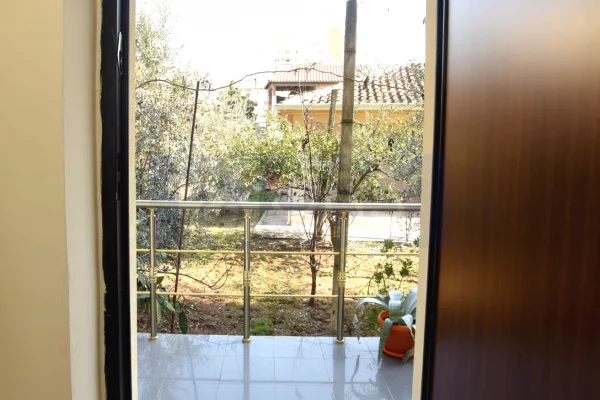 Shtepi me qera Apartament ne Tirane, 2+1, Mobilimi E mobiluar, Pagesa 650  Euro.