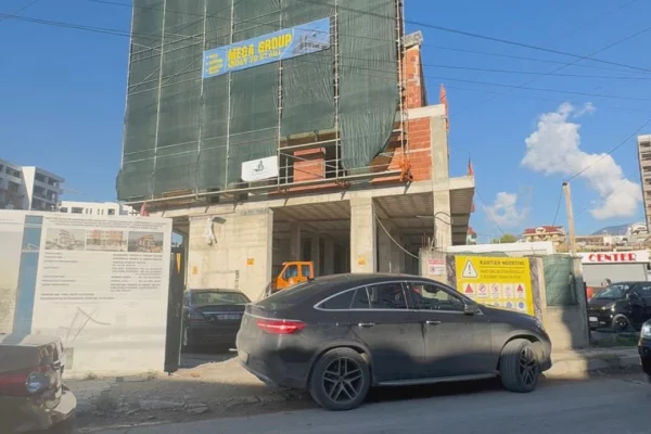 Shitet apartament 3+1  Penthouse ne Paskuqan 