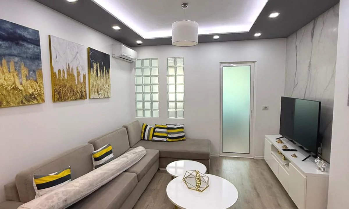 Shtepi me qera Apartament ne Tirane, 2+1, Mobilimi E mobiluar, Pagesa 55,000  Leke.