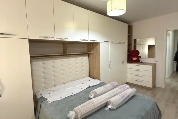 Shtepi me qera Apartament ne Tirane, 2+1, Mobilimi E mobiluar, Pagesa 55,000  Leke.