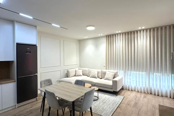 Jepet apartament  me qera 1+1 tek Bulevardi i Ri