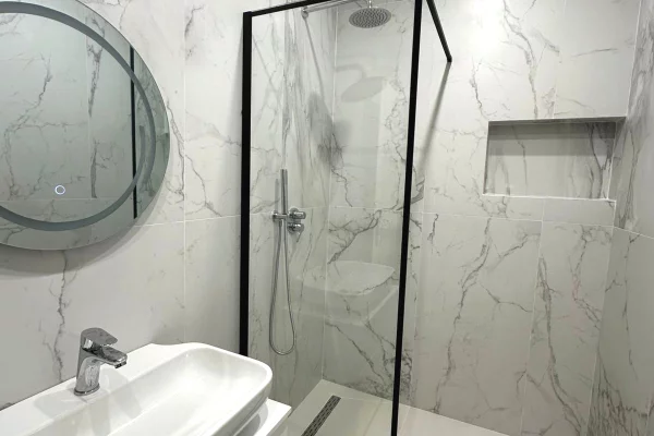 Shtepi me qera Apartament ne Tirane, 1+1, Mobilimi E mobiluar, Pagesa 60,000  Leke.