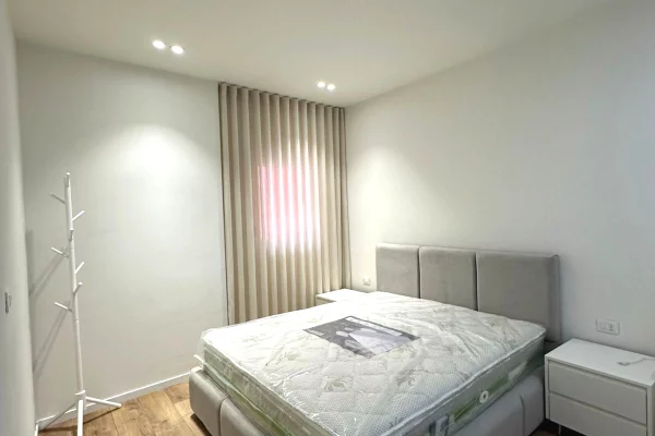 Shtepi me qera Apartament ne Tirane, 1+1, Mobilimi E mobiluar, Pagesa 60,000  Leke.