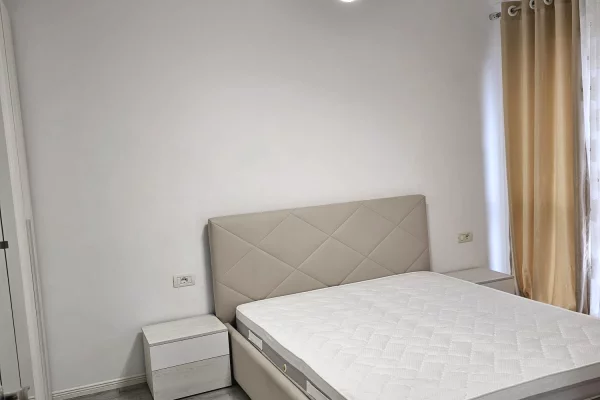 Shtepi me qera Apartament ne Tirane, 2+1, Mobilimi E mobiluar, Pagesa 700  Euro.
