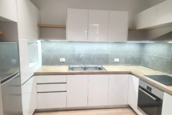 Shtepi me qera Apartament ne Tirane, 1+1, Mobilimi E mobiluar, Pagesa 65,000  Leke.