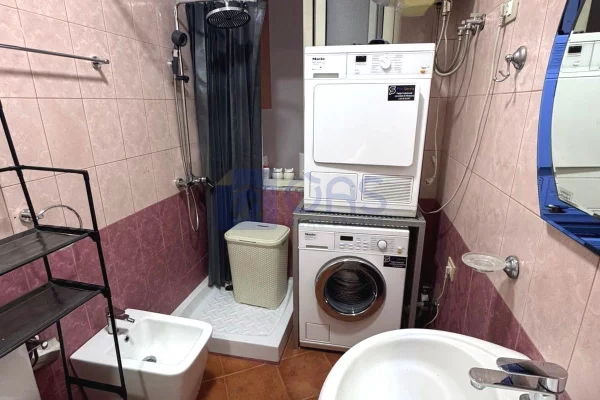 Shtepi me qera Apartament ne Tirane, 1+1, Mobilimi E mobiluar, Pagesa 45,000  Leke.