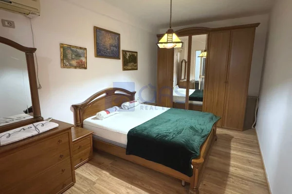 Shtepi me qera Apartament ne Tirane, 1+1, Mobilimi E mobiluar, Pagesa 45,000  Leke.