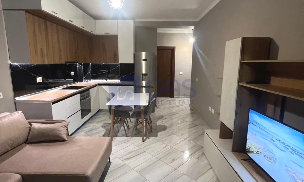 Shtepi me qera Apartament ne Tirane, 2+1, Mobilimi E mobiluar, Pagesa 40,000  Leke.