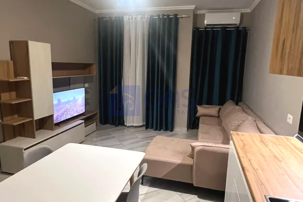 Shtepi me qera Apartament ne Tirane, 2+1, Mobilimi E mobiluar, Pagesa 40,000  Leke.