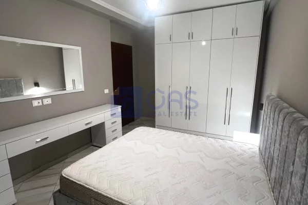 Shtepi me qera Apartament ne Tirane, 2+1, Mobilimi E mobiluar, Pagesa 40,000  Leke.