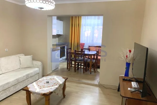 Jepet me qera apartament 1+1 tek Xhamlliku 