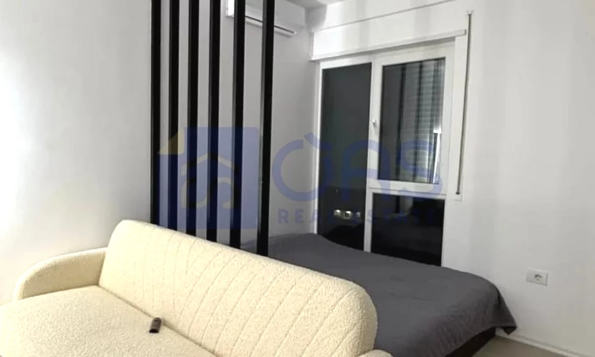 Shtepi me qera Apartament ne Tirane, 1+1, Mobilimi E mobiluar, Pagesa 40,000  Leke.