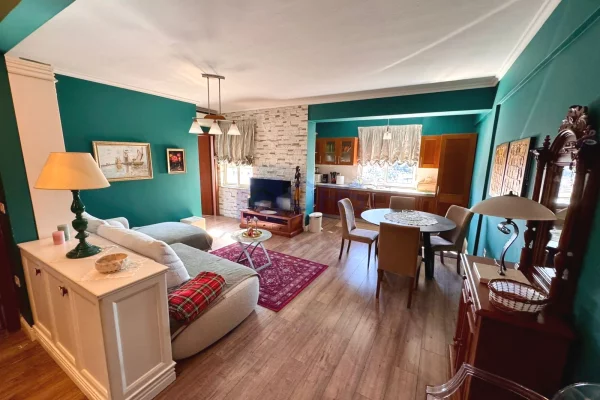 Shtepi me qera Apartament ne Tirane, 2+1, Mobilimi E mobiluar, Pagesa 75,000  Leke.