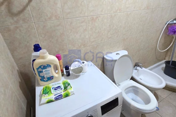 Shtepi me qera Apartament ne Tirane, 1+1, Mobilimi E mobiluar, Pagesa 450  Euro.