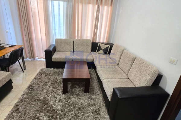 Shtepi me qera Apartament ne Tirane, 1+1, Mobilimi E mobiluar, Pagesa 450  Euro.