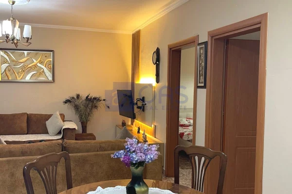 Shtepi me qera Apartament ne Tirane, 2+1, Mobilimi E mobiluar, Pagesa 60,000  Leke.
