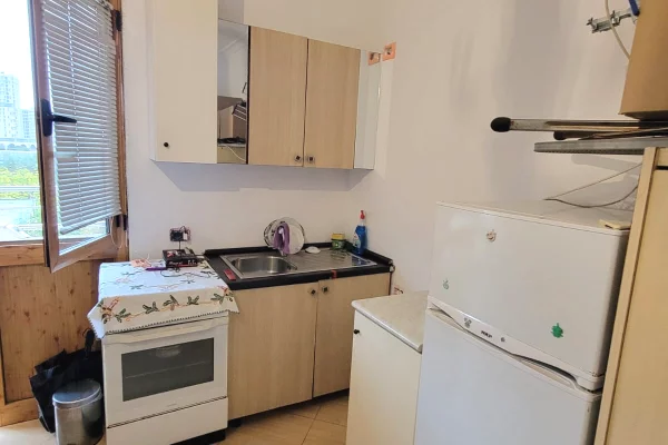 Shtepi me qera Apartament ne Tirane, Garsoniere, Mobilimi E mobiluar, Pagesa 32,000  Leke.