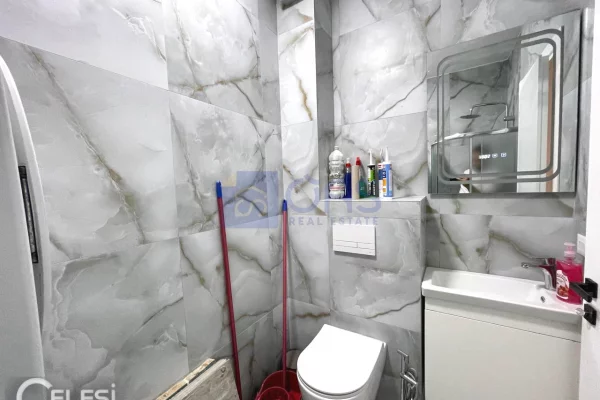 Shtepi me qera Apartament ne Tirane, 2+1, Mobilimi E mobiluar, Pagesa 650  Euro.