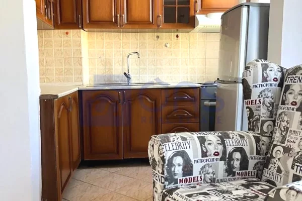 Shtepi me qera 2+1 ne Tirane - 400 Euro