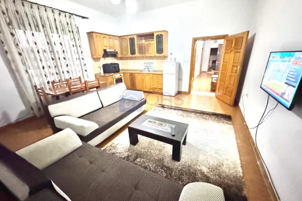 Shtepi me qera 1+1 ne Tirane - 40,000 Leke