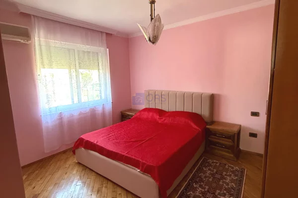 Shtepi me qera Apartament ne Tirane, 3+1, Mobilimi E mobiluar, Pagesa 55,000  Leke.
