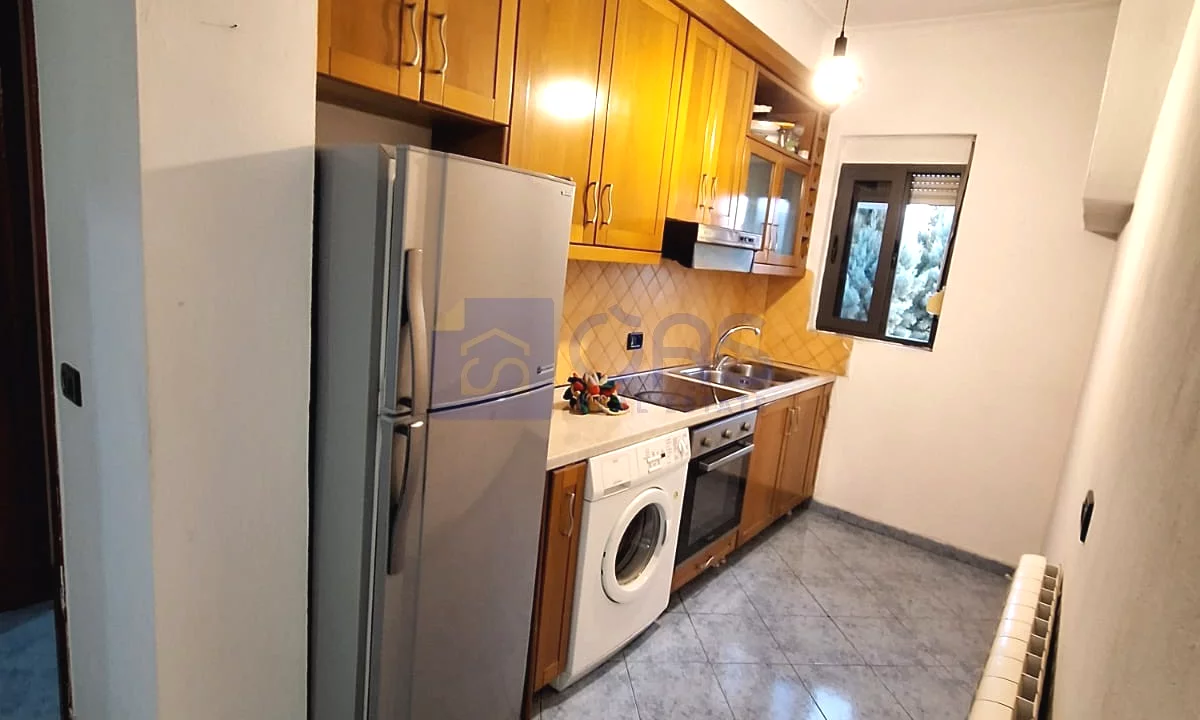 Shtepi me qera Apartament ne Tirane, 2+1, Mobilimi E mobiluar, Pagesa 45,000  Leke.