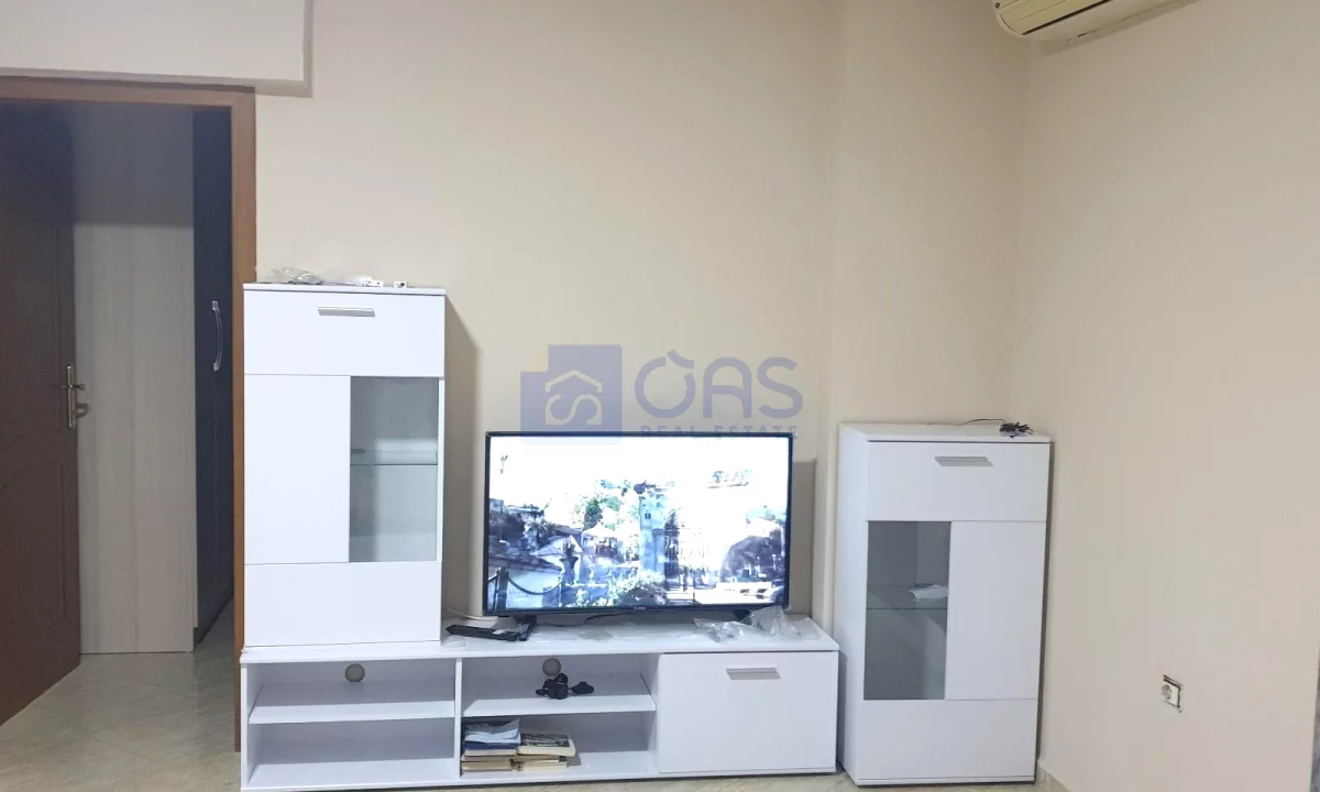 Shtepi me qera Apartament ne Tirane, 1+1, Mobilimi E mobiluar, Pagesa 42,000  Leke.