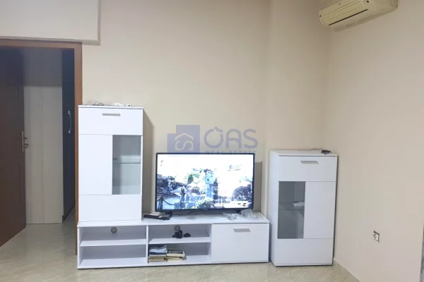 Jepet apartament me qera 1+1 Rruga Bradhyl