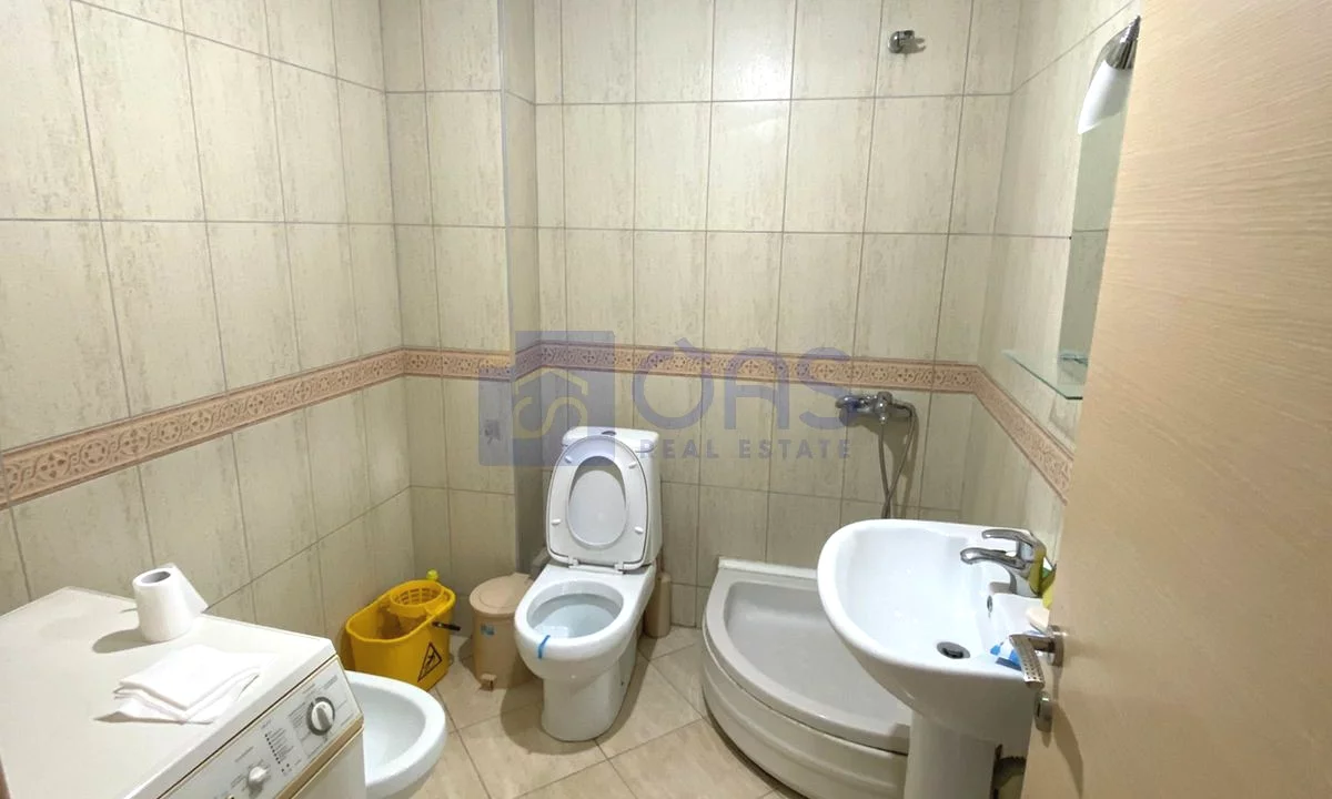 Shtepi me qera Apartament ne Tirane, 2+1, Mobilimi E mobiluar, Pagesa 50,000  Leke.