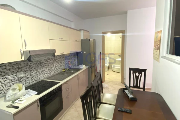 Shtepi me qera Apartament ne Tirane, 2+1, Mobilimi E mobiluar, Pagesa 50,000  Leke.