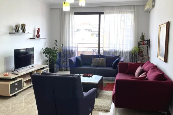 Shtepi me qera Apartament ne Tirane, 2+1, Mobilimi E mobiluar, Pagesa 1,000  Euro.