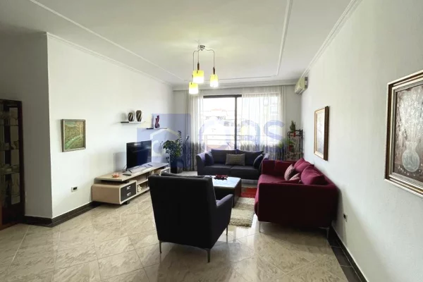 Shtepi me qera Apartament ne Tirane, 2+1, Mobilimi E mobiluar, Pagesa 1,000  Euro.