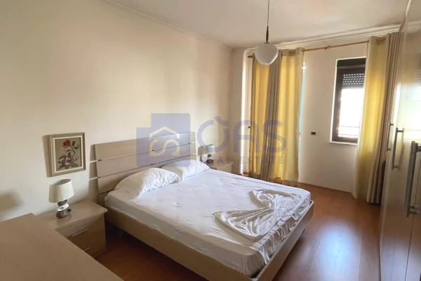 Shtepi me qera Apartament ne Tirane, 2+1, Mobilimi E mobiluar, Pagesa 1,000  Euro.
