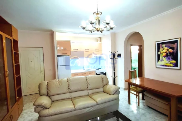 Shtepi me qera Apartament ne Tirane, 1+1, Mobilimi E mobiluar, Pagesa 50,000  Leke.