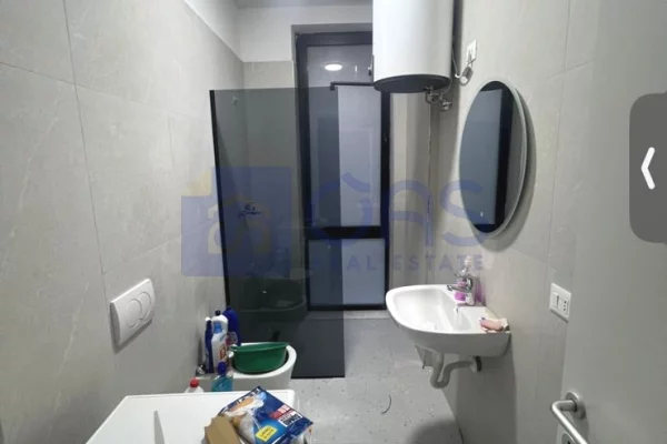 Shtepi me qera Apartament ne Tirane, 2+1, Mobilimi E mobiluar, Pagesa 680  Euro.