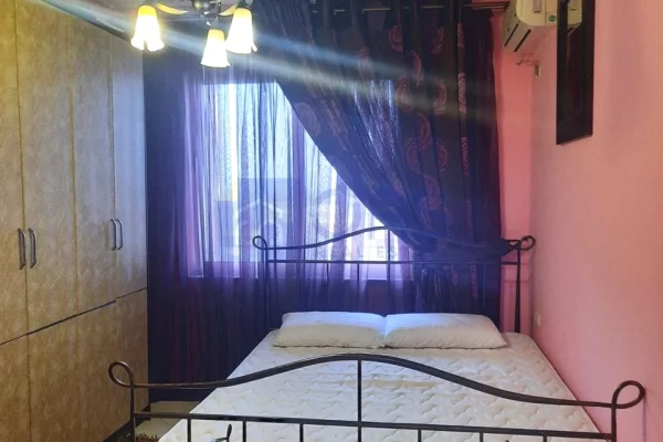 Shtepi me qera Apartament ne Tirane, 2+1, Mobilimi E mobiluar, Pagesa 500  Euro.