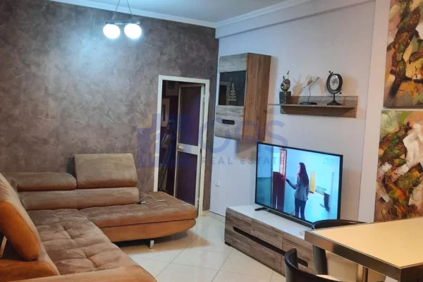 Shtepi me qera Apartament ne Tirane, 2+1, Mobilimi E mobiluar, Pagesa 500  Euro.