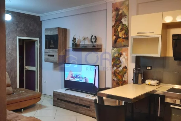 Shtepi me qera Apartament ne Tirane, 2+1, Mobilimi E mobiluar, Pagesa 500  Euro.