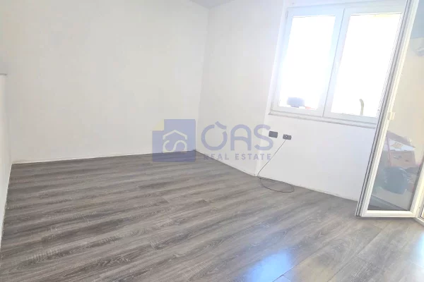 Shtepi ne shitje Apartament ne Tirane, 2+1, Mobilimi E mobiluar, Pagesa 195,000  Euro.