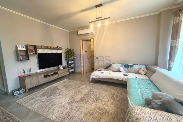 Shtepi ne shitje Apartament ne Tirane, 2+1, Mobilimi E mobiluar, Pagesa 245,000  Euro.