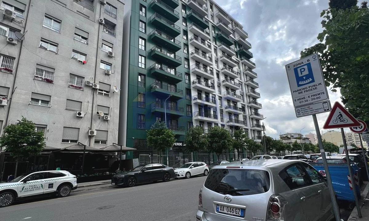 Shtepi ne shitje Apartament ne Tirane, 1+1, Mobilimi E mobiluar, Pagesa 238,350  Euro.