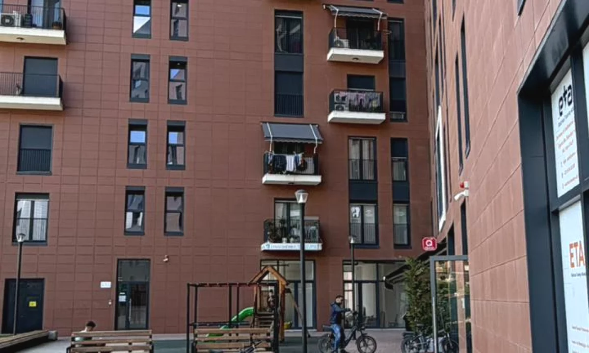 Shtepi ne shitje Apartament ne Tirane, 2+1, Mobilimi Bosh, pa mobiluar, Pagesa 208,000  Euro.
