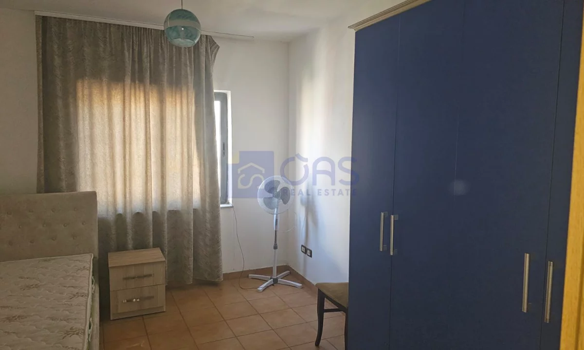 Shtepi me qera Apartament ne Tirane, 2+1, Mobilimi E mobiluar, Pagesa 600  Euro.